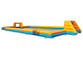 Giallo sorprendente con l'arrembaggio del calcio blu