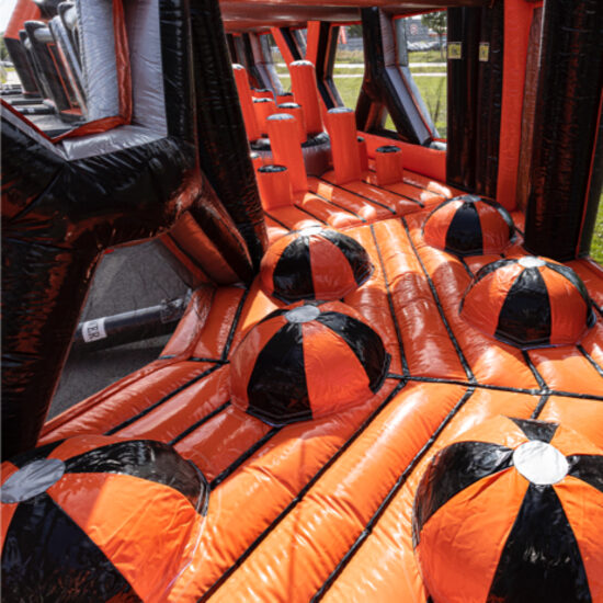 Een op maat gemaakt assortiment - giga modulaire stormbaan