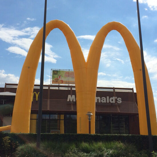 De gouden bogen van Mc Donalds