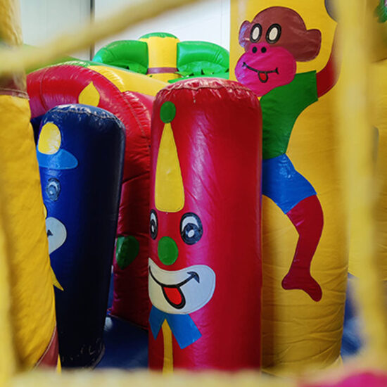 Opblaasbare 11 jaar oude multiplay die nog steeds in top staat is 