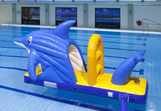 Acquista uno scivolo gonfiabile per piscina ermetico a tema delfino per grandi e piccini. Ordina ora i giochi gonfiabili in piscina online su JB Gonfiabili Italia