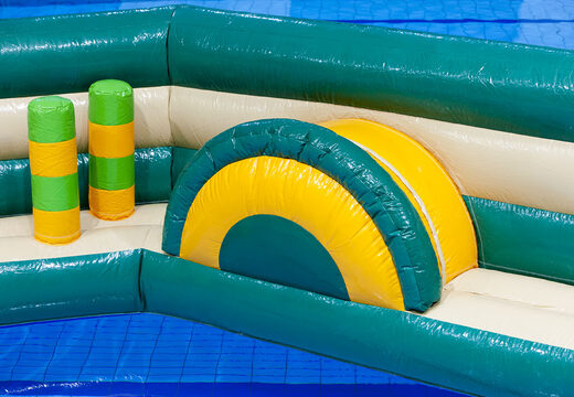 Acquista un doppio percorso a ostacoli a zig zag gonfiabile a tema giungla per bambini. Ordina ora le attrazioni acquatiche gonfiabili online su JB Gonfiabili Italia