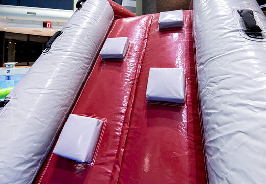 Fantastica isola di gioco a tema squalo con rampicante, torre rampicante, scivolo rotondo e ostacoli per grandi e piccini. Ordina ora i giochi gonfiabili in piscina online su JB Gonfiabili Italia