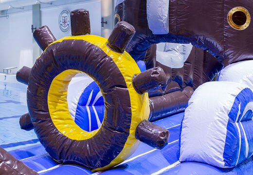 Ordina uno scivolo ermetico gonfiabile a tema pirata per grandi e piccini. Acquista ora le attrazioni acquatiche gonfiabili online su JB Gonfiabili Italia