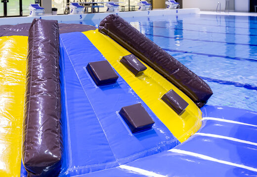 Acquista una diapositiva ermetica a tema pirata per grandi e piccini. Ordina ora le attrazioni acquatiche gonfiabili online su JB Gonfiabili Italia