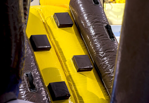 Esclusiva isola di gioco gonfiabile ermetica a tema pirata con vite, torre rampicante, scivolo rotondo e ostacoli per grandi e piccini. Acquista ora giochi gonfiabili in piscina online su JB Gonfiabili Italia