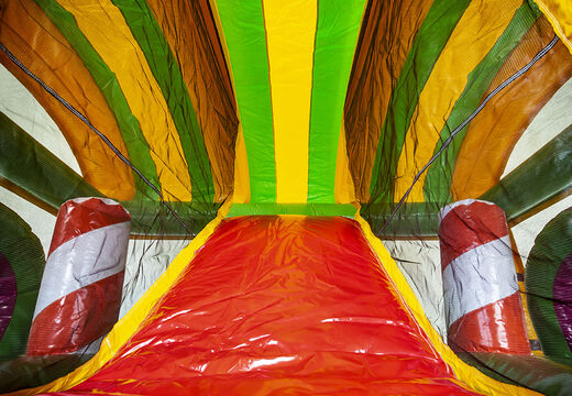 Multiplay XXL Jungleworld castello gonfiabile in un design unico con due ingressi, uno scivolo al centro e oggetti 3D su ordinazione per i bambini. Acquista castelli gonfiabili online su JB Gonfiabili Italia