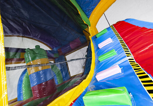 Acquistare un saltarello multiattività gonfiabile con tetto ostacoli e scivolo con il tema Superblocks