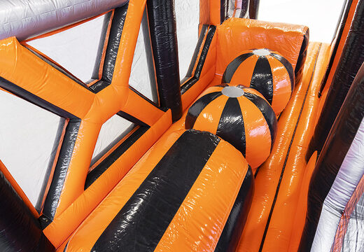 Ordina un percorso a ostacoli gonfiabile gigante modulare da 40 pezzi per bambini. Acquista ora i percorsi ad ostacoli gonfiabili online su JB Gonfiabili Italia