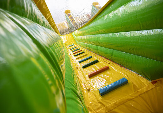 Acquista lo scivolo gonfiabile perfetto a tema giraffa con oggetti 3D per bambini. Ordina ora gli scivoli gonfiabili online su JB Gonfiabili Italia