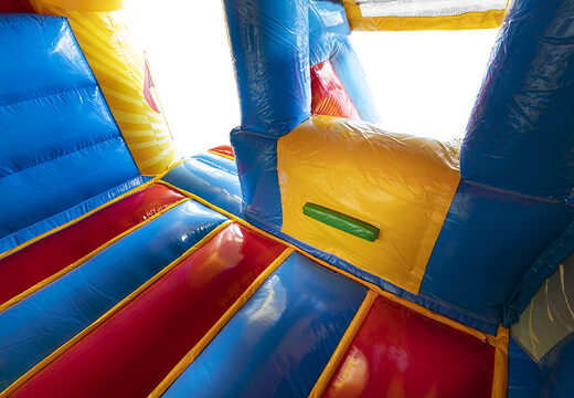 Acquista castello gonfiabile combinata con scivolo gonfiabile in tema di supereroi per bambini. Ordina ora le castelli gonfiabili con scivolo da JB Gonfiabili Italia