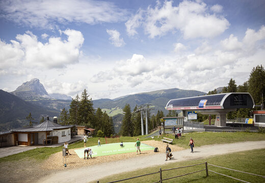 Gonfiabile a tema St. Vigil airmountain realizzato su misura per i bambini. Acquista airmountains gonfiabili da JB Gonfiabili Italia