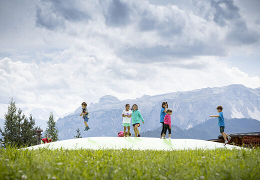 Tema personalizzato St. Vigil airmountain per bambini realizzato da JB Gonfiabili Italia. Airmountains di tutte le forme e dimensioni