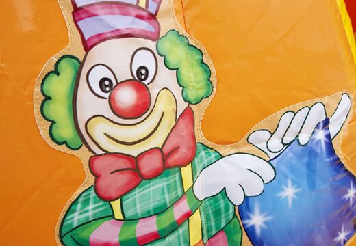 Piccola castello gonfiabile con tetto per l'acquisto di bambini in tema di circo. Castelli gonfiabili disponibili su JB Gonfiabili Italia online