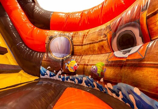 Ordina un grande castello gonfiabile multigiocatore aperto con scivolo a tema pirata funcity per bambini. Acquista castelli gonfiabili online su JB Gonfiabili Italia