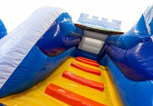 Grande castello gonfiabile blu multigiocatore con scivolo a tema principessa pirata per bambini. Acquista castelli gonfiabili online su JB Gonfiabili Italia