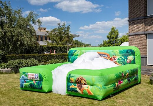 Acquista il gioco gonfiabile con la schiuma e organizza una festa schiuma per bambini con il tema giungla