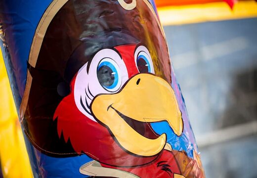 Castello gonfiabile multigioco dei pirati al coperto con scivolo per bambini. Ordina i castelli gonfiabili online su JB Gonfiabili Italia