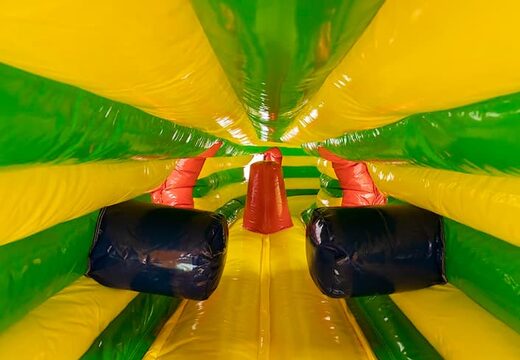 Acquistare un gioco gonfiabile tunnel per bambini con ostacoli e scivolo, tema giungla.
