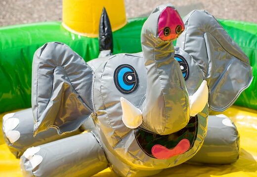 Acquistare un gioco gonfiabile semi aperto per bambini con ostacoli, tema giungla.