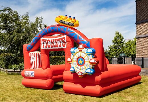 Acquista il gonfiabile con il tema Montagne Russe della JB Bubble e organizza la tua festa schiuma facile da posizionare e utilizzare