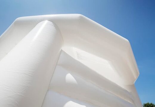 Ordina le saltarelli gonfiabili medio a carosello coperte standard in tema di matrimonio per bambini. Acquista castello gonfiabile medio online su JB Gonfiabili Italia