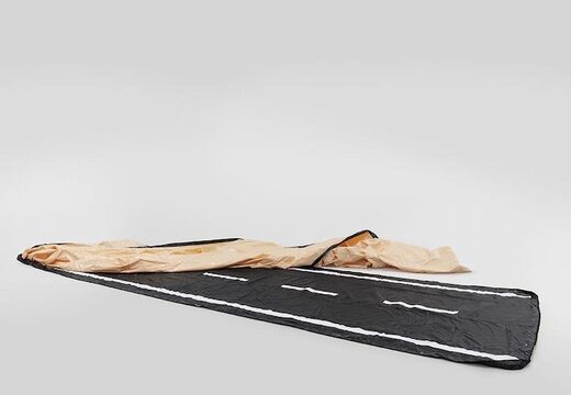 Ordina una capsula gonfiabile per auto da esterno per parcheggiare il tuo veicolo