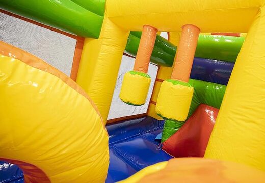 Ordina un castello gonfiabile multigiocatore a tema leone per bambini