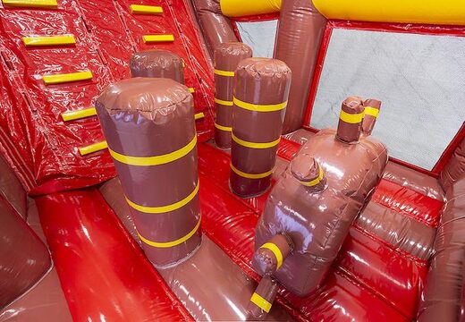 Ordina un percorso ad ostacoli a tema barca pirata per bambini. Acquista ora i percorsi ad ostacoli gonfiabili online su JB Gonfiabili Italia