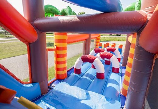 Acquista un percorso ad ostacoli gonfiabile a tema squalo con 7 elementi di gioco e oggetti colorati per i bambini. Ordina ora i percorsi ad ostacoli gonfiabili online su JB Gonfiabili Italia