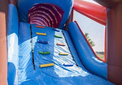 Ordina un percorso ad ostacoli gonfiabile a tema squalo con 7 elementi di gioco e oggetti colorati per i bambini. Acquista ora i percorsi ad ostacoli gonfiabili online su JB Gonfiabili Italia