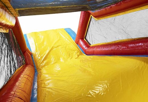 Acquista un percorso ad ostacoli gonfiabile largo 17 metri, montagne russe a tema con 7 elementi di gioco e oggetti colorati per i bambini. Ordina ora i percorsi ad ostacoli gonfiabili online su JB Gonfiabili Italia