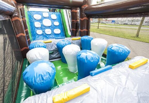 Acquista un percorso ad ostacoli gonfiabile a tema invernale con 7 elementi di gioco e oggetti colorati per i bambini. Ordina ora i percorsi ad ostacoli gonfiabili online su JB Gonfiabili Italia