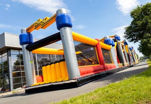 Ordina il corso d'assalto Mega High Voltage Adventure Run