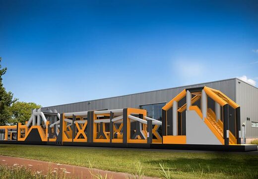 Mega castello gonfiabile con ostacoli