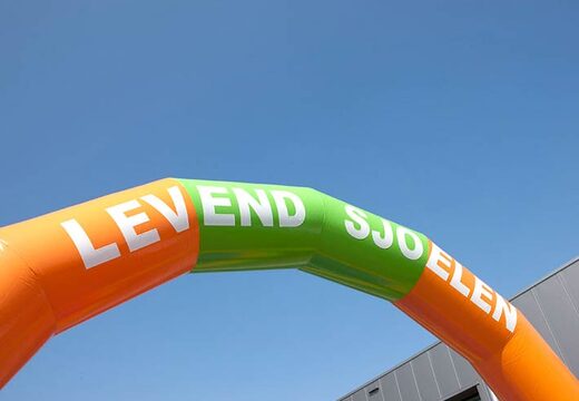 Mega gioco di shuffleboard