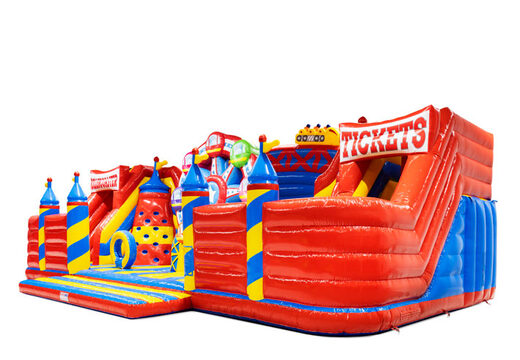 Lato di Slideworld rollercoaster con ruota panoramica e biglietti