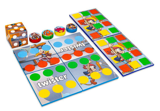 Set di giochi colorato sul retro di Softplay a tema Pirati del Mondo Marino