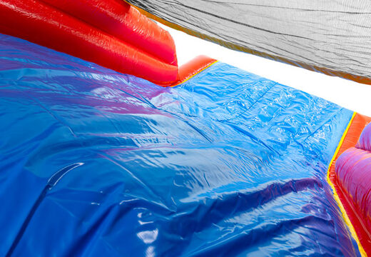 Percorso a ostacoli gonfiabile con grafiche Comic audaci