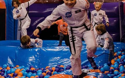 Acquistare un gonfiabile dal più grande produttore di giochi gonfiabili, la JB Gonfiabili